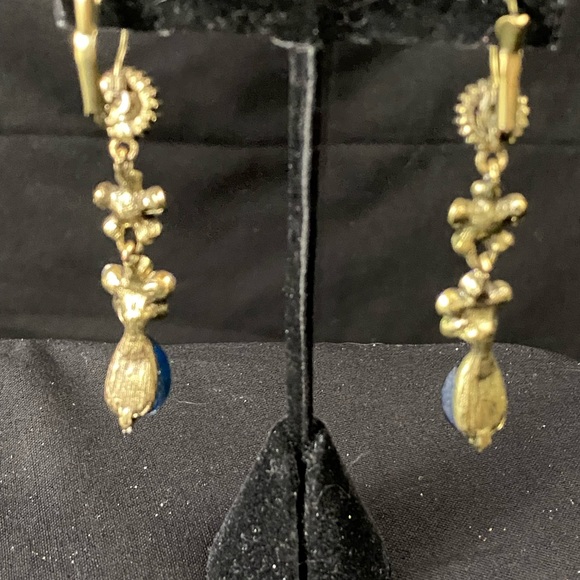 Long blue stone dangle pierced earrings - Picture 2 of 3